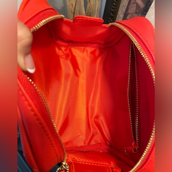 TRULY Red Vanity Case - Picture 9 of 10